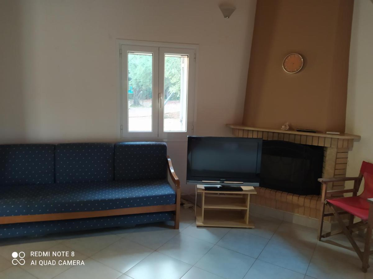 Ozena Countryside Apartment Vromonérion Esterno foto