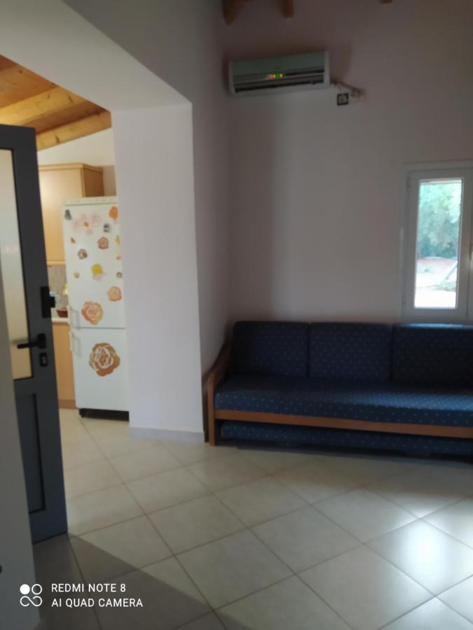 Ozena Countryside Apartment Vromonérion Esterno foto