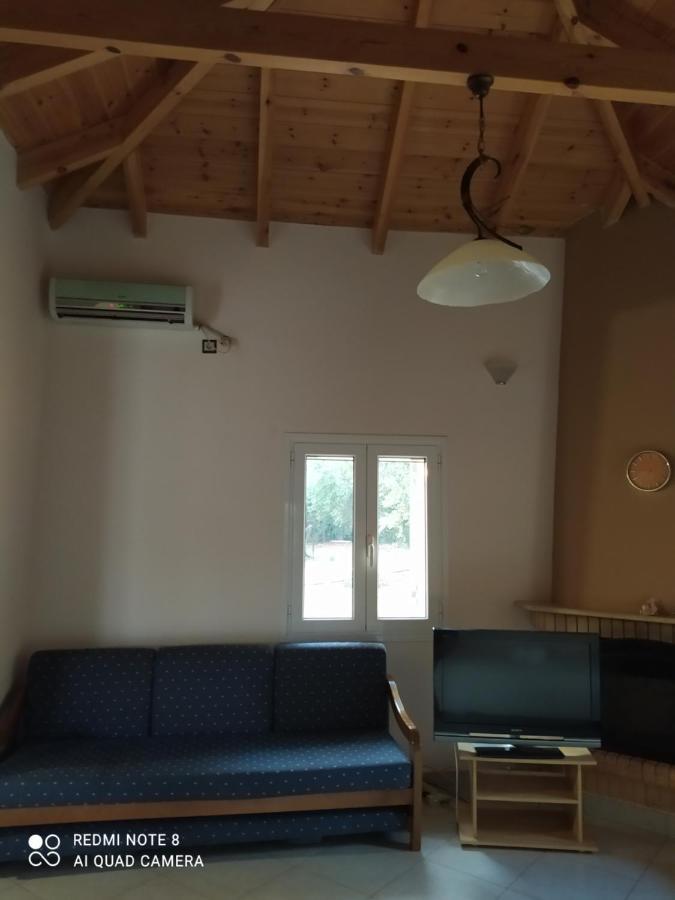 Ozena Countryside Apartment Vromonérion Esterno foto