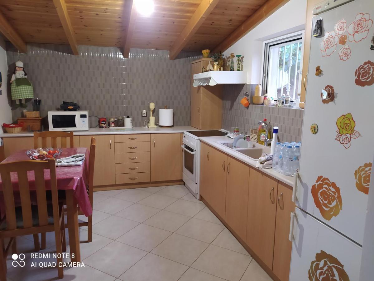 Ozena Countryside Apartment Vromonérion Esterno foto